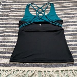 Tsu-ya athletic yoga top XS with Lattice back